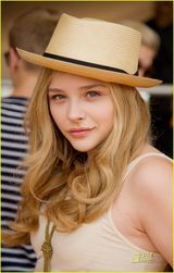 高清组图：《海扁王》小萝莉清爽造型和两兄弟亮相