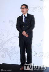 组图：韩惠珍嫁小8岁球员寄诚庸 朴泰桓等道贺