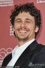 组图：《萨尔》发布会 詹姆斯-弗兰科惹粉丝尖叫