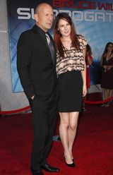 高清组图：布鲁斯-威利斯携娇妻出席新片首映