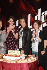 高清组图：郑伊健香港个唱成功 古巨基张智霖捧场