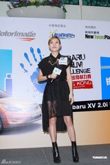 组图：江若琳郑融同台飙歌 为电台活动捧场