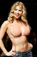 幻灯图：盘点C罗20大女友 妖媚女性缠身难成大器