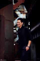 组图：边原街拍大片曝光 演绎城市行走的力量