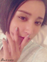 组图：张歆艺海量生活私照曝光 获封素颜女王