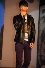 幻灯：吴建飞携三“天使”亮相 谈新片《澳门往事》