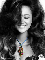 组图：张歆艺黑白复古大片尽展野性美