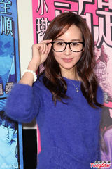 组图：张钧甯影院包场挺好友陈柏霖新电影