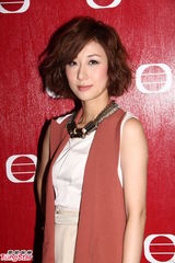 组图：古巨基录《劲歌金曲》 金刚黄山怡作告别