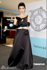 组图：范玮琪走秀扮“赫本” 提前感受婚礼气氛