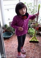 组图：张延8岁女儿近照曝光 清秀可爱