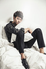 高清组图：韩星在熙帅酷大片展型男魅力