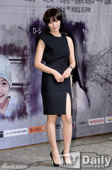 组图：李准基《Two Weeks》发布 西装笔挺帅气