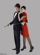 组图：吕颂贤戴娇倩登杂志封面 祝福新年精彩不断