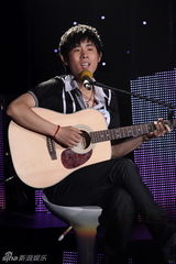 幻灯组图：快男300强突围赛首场 9位选手晋级60强