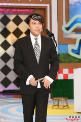 蔡康永患病毒性颜面失调后露面 面部仍不稳(图)