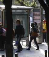 组图：闫妮密会潮男 态度亲昵惹人猜疑