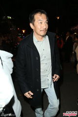 组图：陆川戴立忍曾宝仪等现身张震婚礼