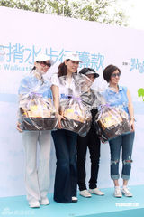 幻灯组图：琦琦买钻石送妈咪 对“老公死讯”不满