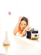 组图：江一燕橘红暖色系大片清新袭人