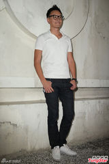 组图：郑元畅初执导演筒 自嘲属神经质型