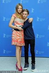 组图：《姐姐》举行发布会 主角现场“姐弟情深”