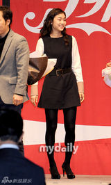 组图：韩花滑运动员金妍儿等出席体育大奖颁奖礼