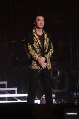 高清组图：温拿演唱会圆满结束 财源滚滚开心到底