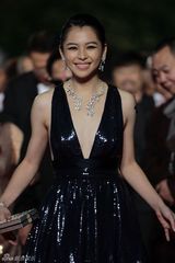 组图：电影金马奖红毯群星云集 女星性感华服斗艳