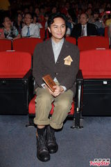 组图：张智霖否认购浅水湾豪宅