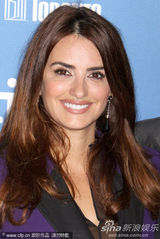 《Twice Born》发布会 佩内洛普-克鲁兹甜笑亮相