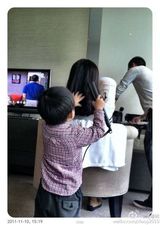 组图：潘粤明董洁被曝分居 微博记录曾经甜蜜生活