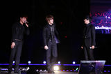 高清图：组合JYJ首尔演唱会 帅气有型载歌载舞