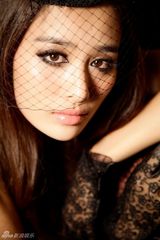 组图：胡桑发布最新写真 变身复古女郎