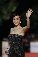 组图：电影金马奖红毯群星云集 女星性感华服斗艳