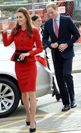 组图：凯特威廉游新西兰 品红酒乘快艇不亦乐乎