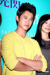 高清组图：钟镇涛新电影开机 黄志玮曾佩瑜齐亮相