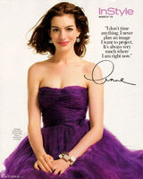 高清组图：安妮-海瑟薇写真 穿低胸礼服登封面