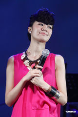 组图：林凡携手郁可唯开唱 配唱《犀利人妻》结缘