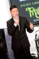 幻灯：张学友推全新大碟 因版税问题或将被无线封杀