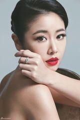 组图：林心如唯美封面大片 优雅女神范儿十足