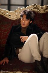 组图：吴秀波最新写真曝光 戏里戏外彰显王者风范