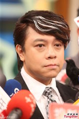 蔡康永患病毒性颜面失调后露面 面部仍不稳(图)