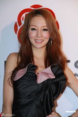 高清组图：蒙嘉慧怒对偷拍者 直言艺人很可怜 