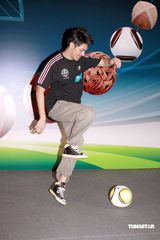 高清：关楚耀谢卫兰寄语祝福 坦言未收其演出邀请