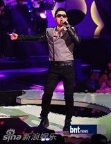 组图：韩歌手蜘蛛等出演音乐节目《You and I》