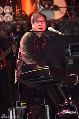 高清图：纵贯线香港开唱 莫文蔚郑少秋捧场