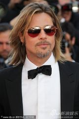 组图：皮特戛纳走秀长发黑超显帅气