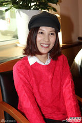 组图：乔振宇娇妻甜蜜秀钻戒 承认已奉子成婚