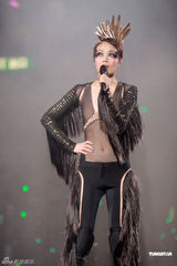 组图：容祖儿尾场演唱会性感热舞 动作狂野令人窒息 